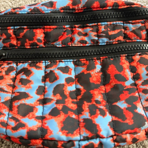 Free People Quilted Printed Sling Bag Sci Fi Animal Print Red and Blue - Picture 6 of 7